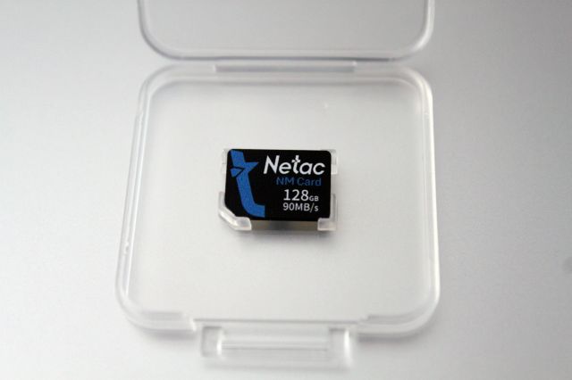 手机上没有扩展槽该怎么安装存储卡呢？朗科NP700NM卡给你答案