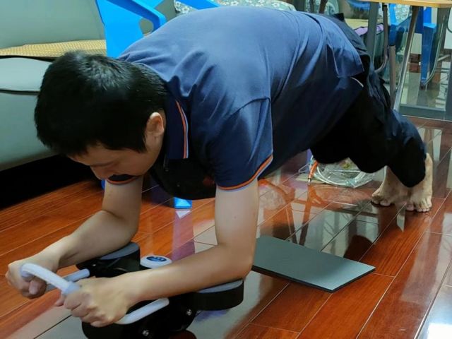 轻松易上手，健腹不求人！莫比肘撑健腹轮