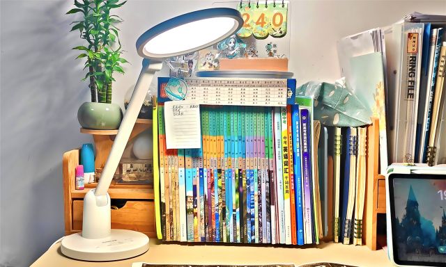 科技护眼、全域守护，舒适照明、预防近视——书客SKY护眼灯测评