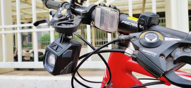 无线便携亮度高，守护夜骑安全，迈极炫CBL 1600 PRO磁吸吊装截止线车灯